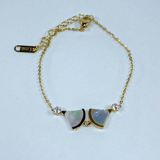 Aura Luxe Fan Charm Bracelet