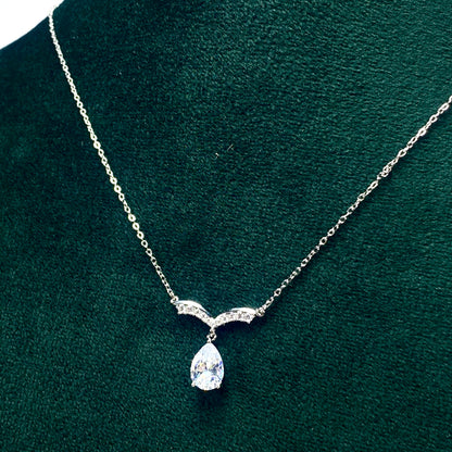 Sparkling Teardrop Elegance Necklace